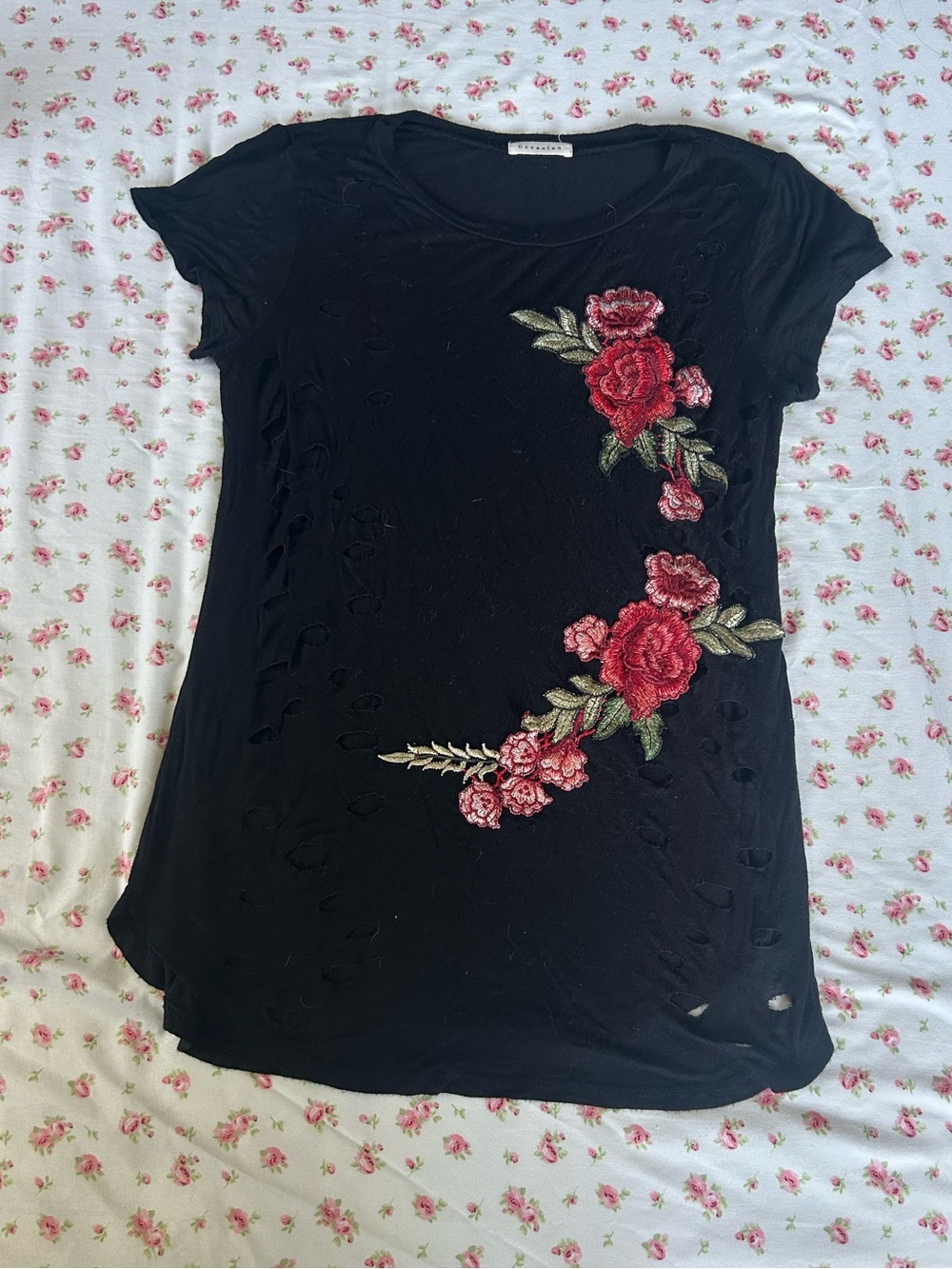 Occasion Black Short-Sleeve Tee with Red Rose Embroidery